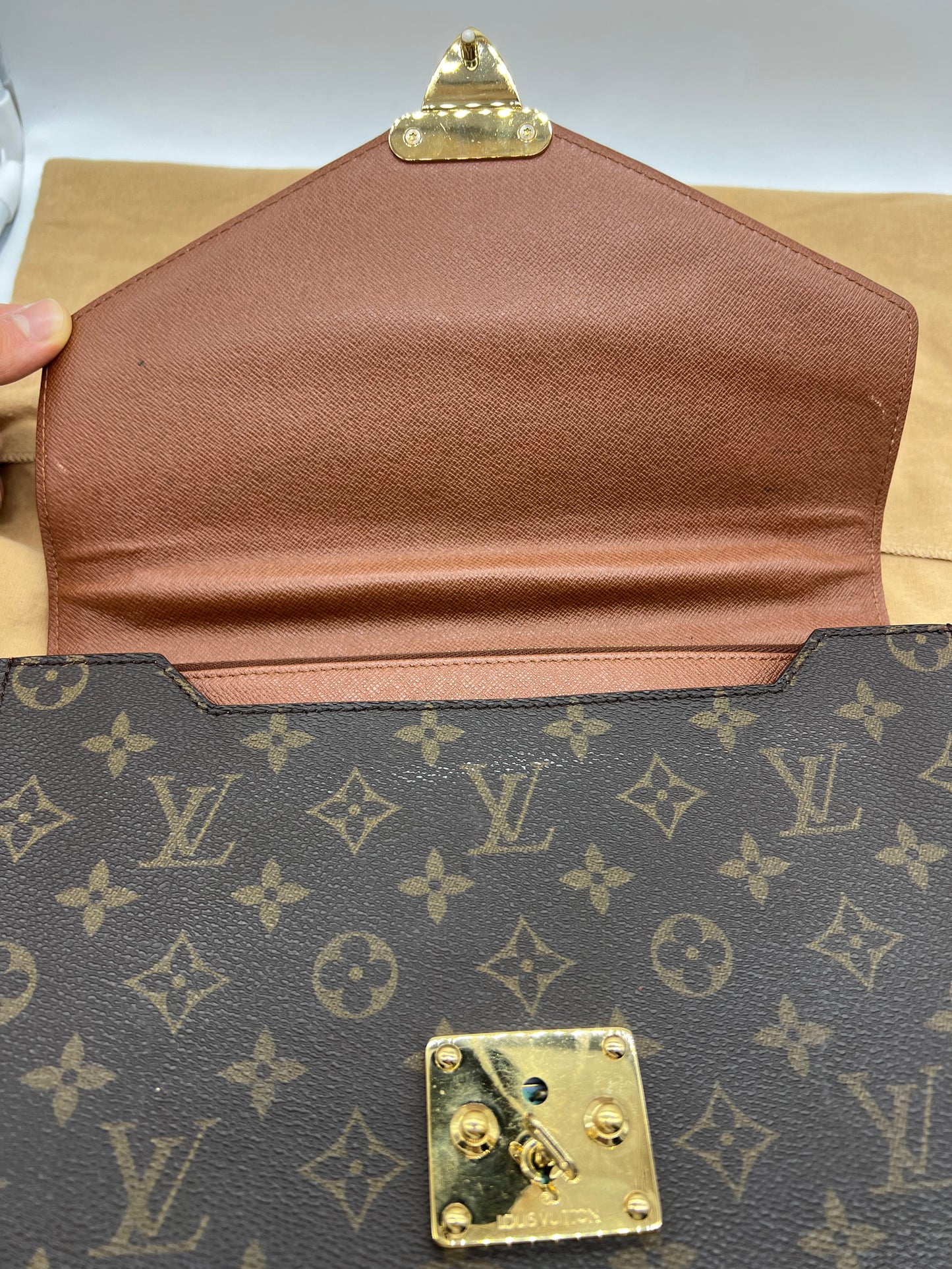 Louis Vuitton concorde
