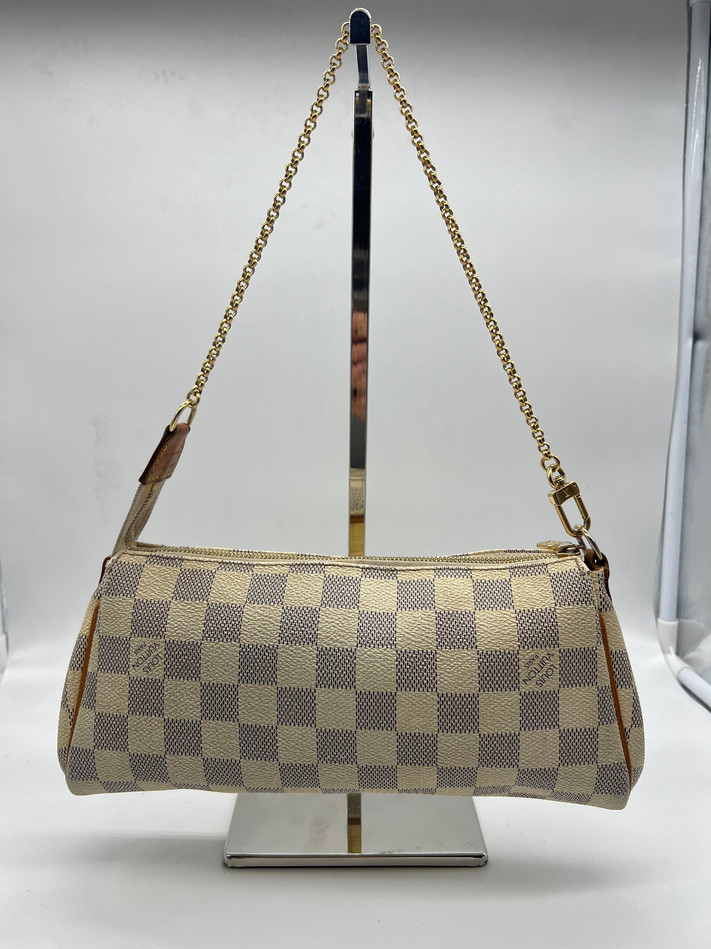 Louis Vuitton eva pochette