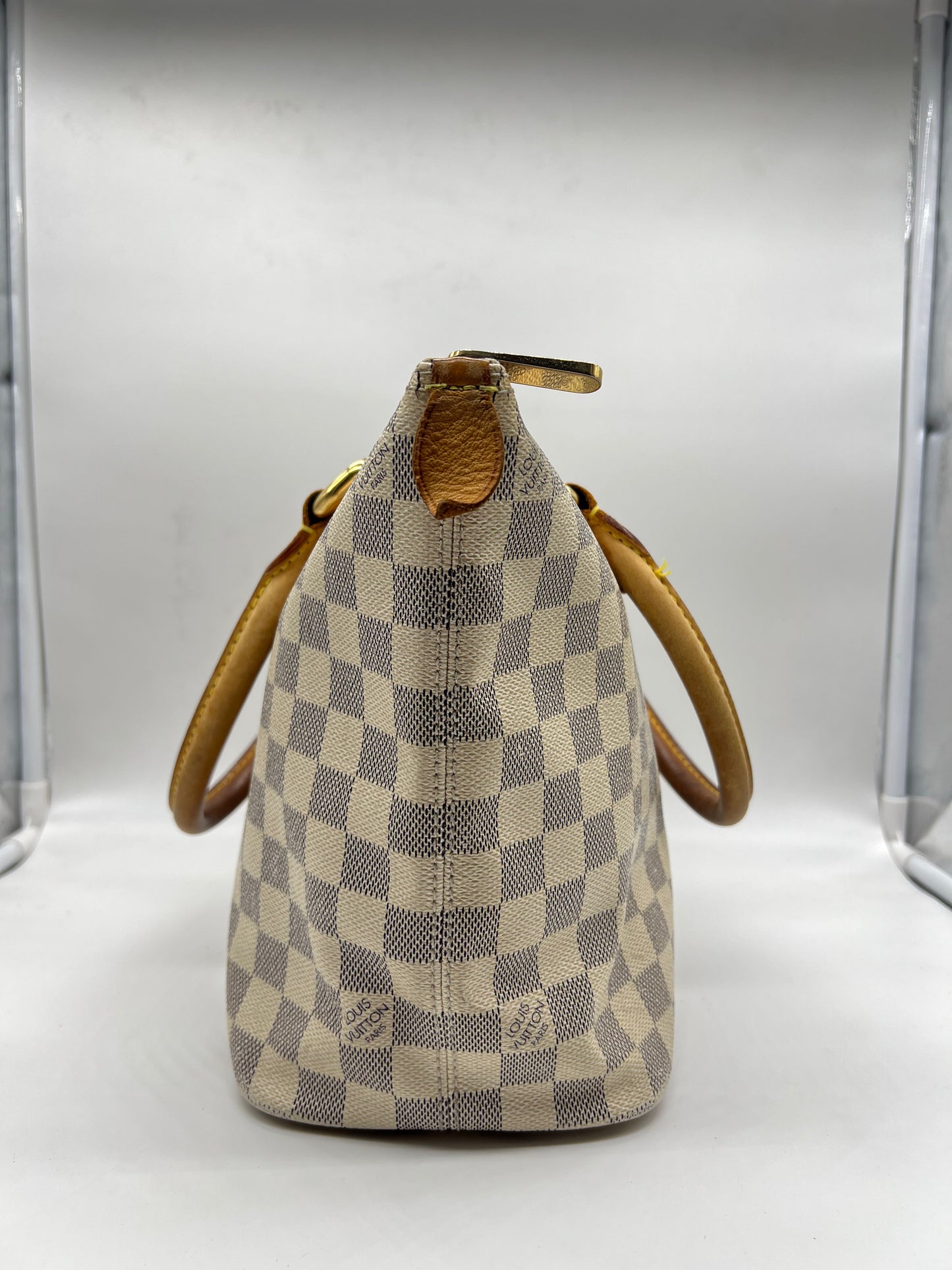 Louis Vuitton saleya